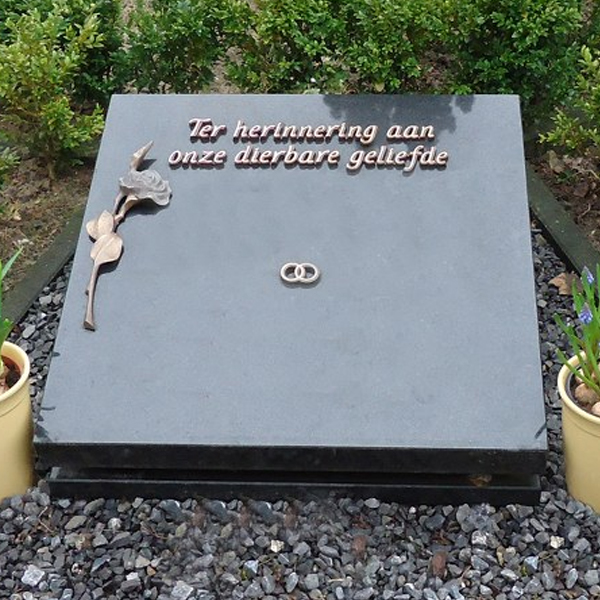 Urn monumenten natuursteen